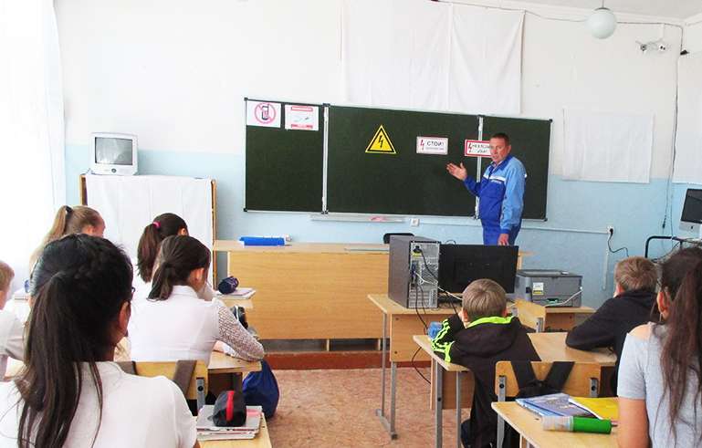 В преддверии летних каникул энергетики провели уроки электробезопасности для учащихся 135 школ Волгоградской области