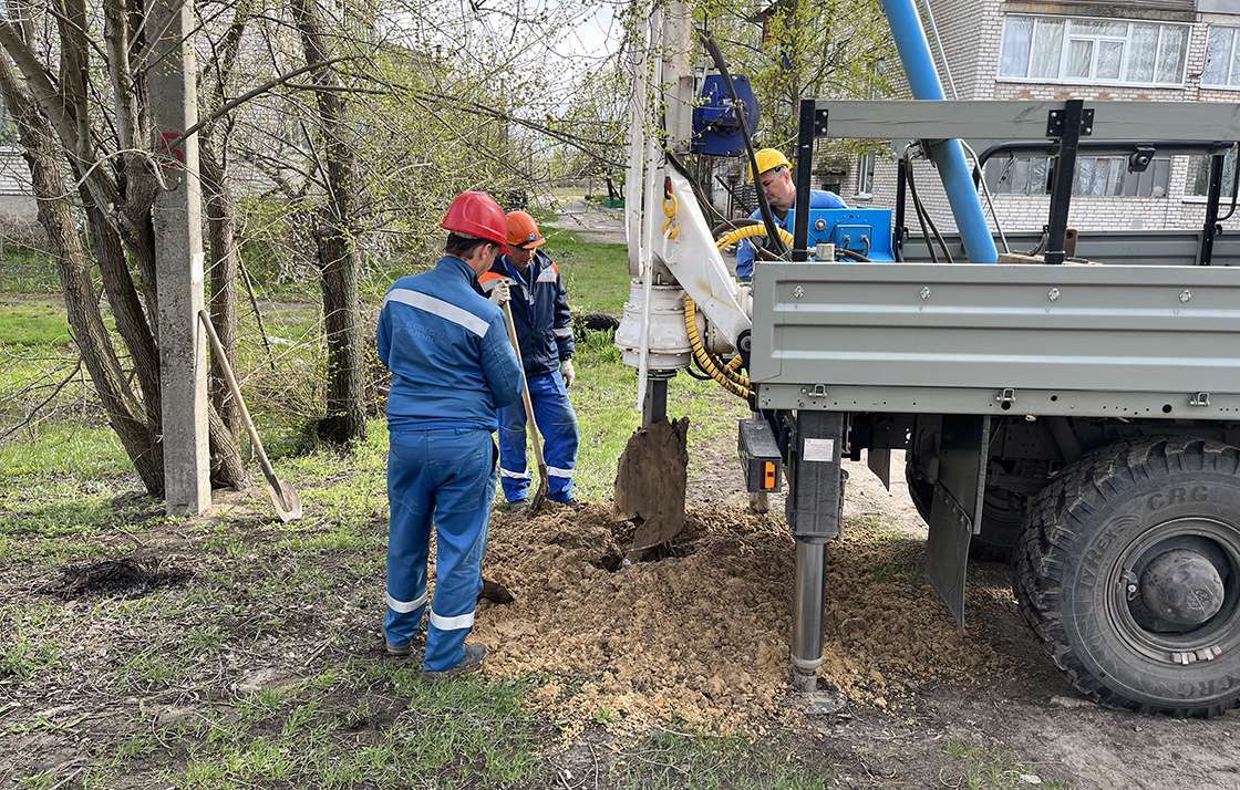 Специалисты АО «Волгоградоблэлектро» завершили очередной этап восстановления уличного освещения населенных пунктов Станично-Луганского района