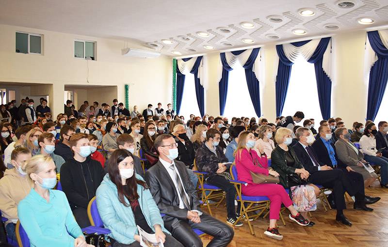 17 апреля представители АО «Волгоградоблэлектро» приняли участие в проведении Дня открытых дверей для выпускников средних учебных заведений Волгоградской области