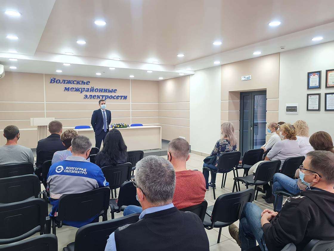 8 октября в филиале Волжские МЭС состоялось рабочее собрание председателя профсоюзной организации Максима Чебакова с трудовым коллективом
