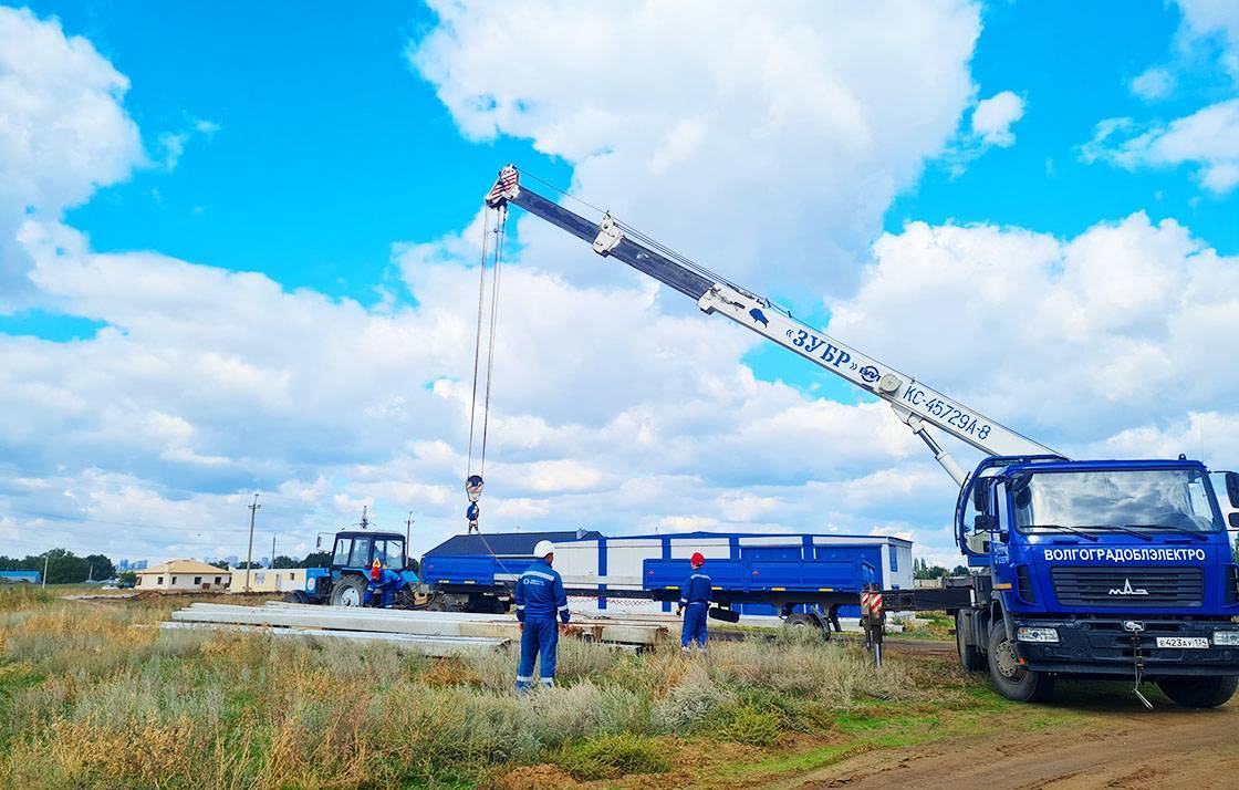 Специалисты Краснослободского участка строят электрические сети в новом поселке Среднеахтубинского района  