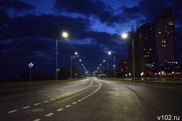 ИА "Высота 102": ПАО «Волгоградоблэлектро»: освещение рокадной дороги преобразит город
